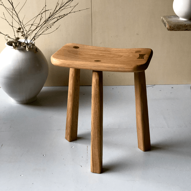 Tabouret tripode