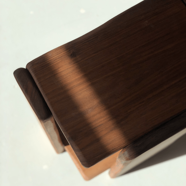 Table d’appoint en noyer
