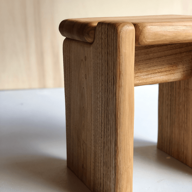 Tabouret en châtaignier 