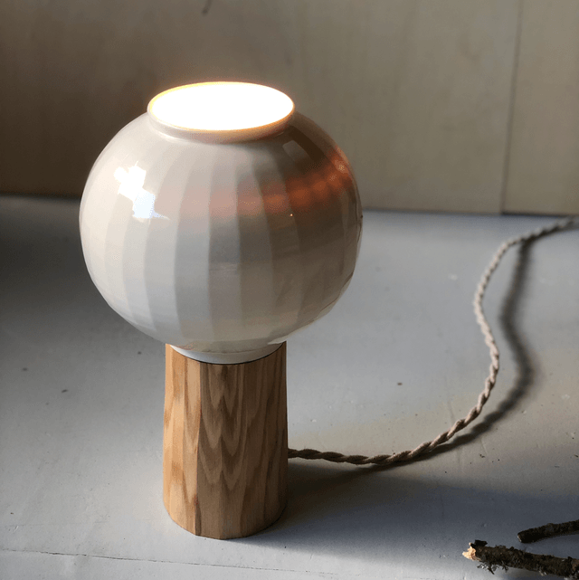 Lampe à poser bois porcelaine