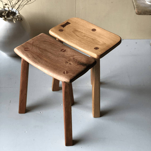 Tabouret tripode
