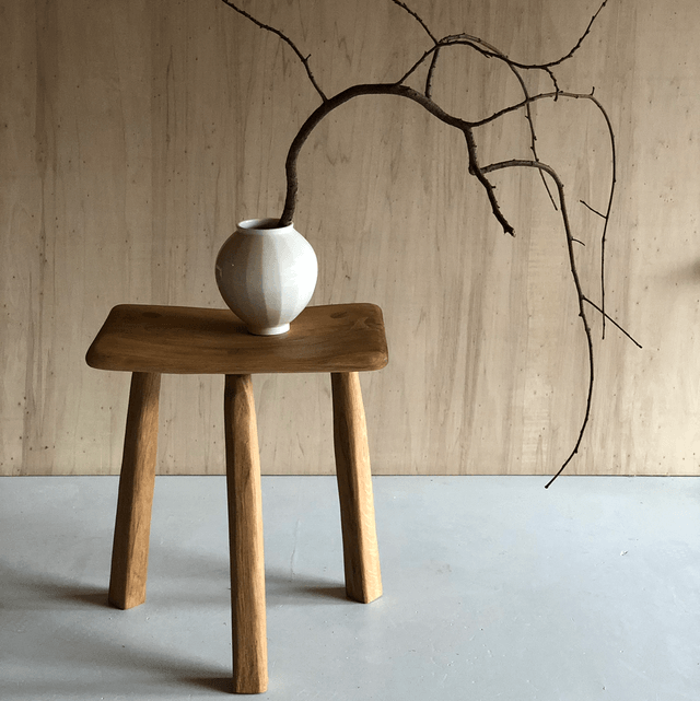 Tabouret tripode en chêne 