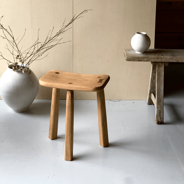 Tabouret tripode