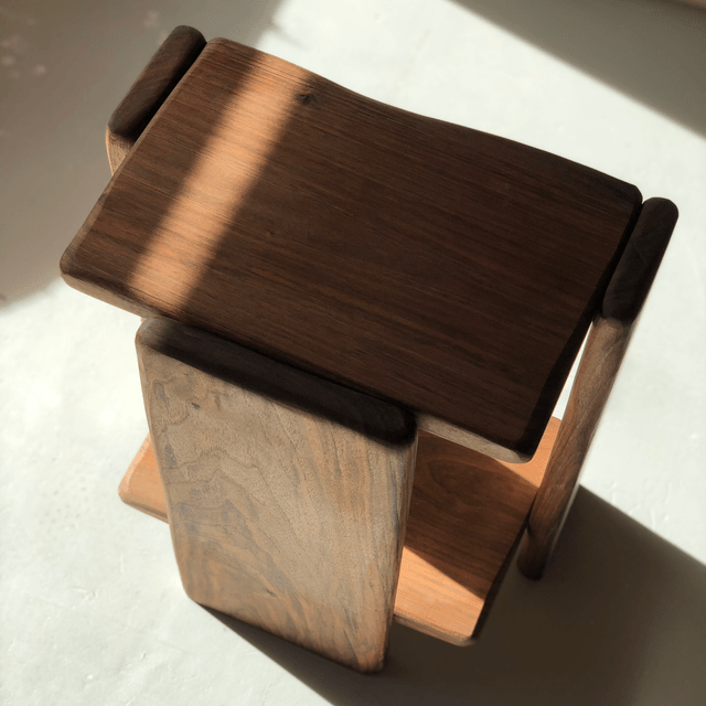 Table d’appoint en noyer