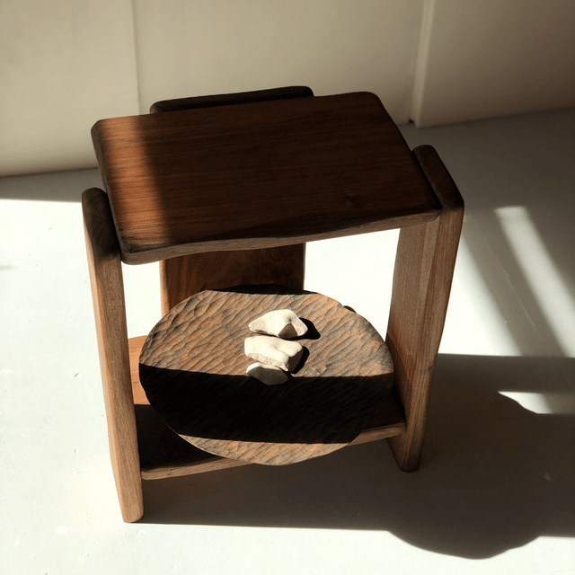 Table d’appoint en noyer