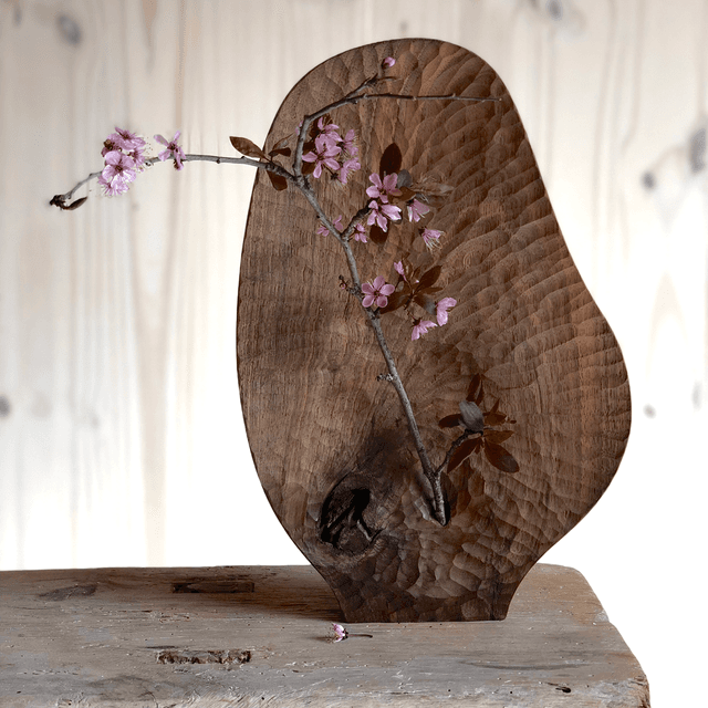 Vase unique en noyer 